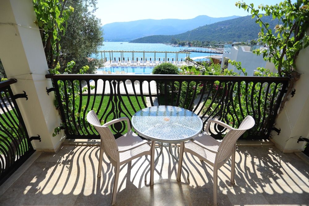 TRENDLIFE HOTELS TORBA Standard Room, Sea View 7