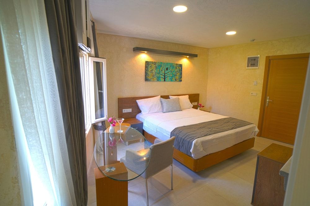 Melisko Beach Hotel Family Room 7