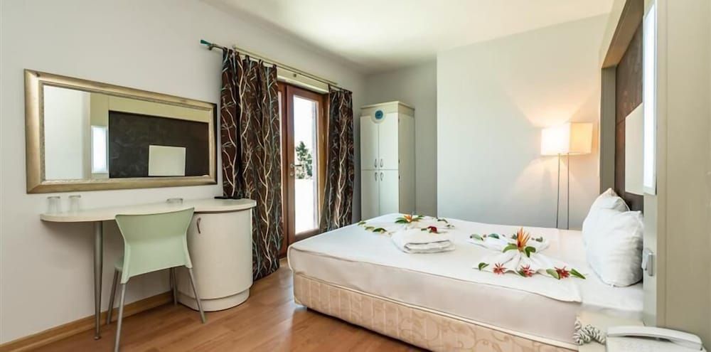 undefined Maira Beach 2