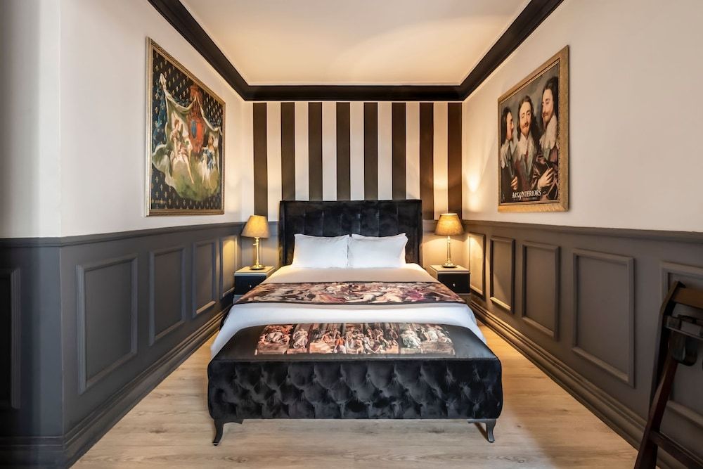 undefined Art & Interiors 3