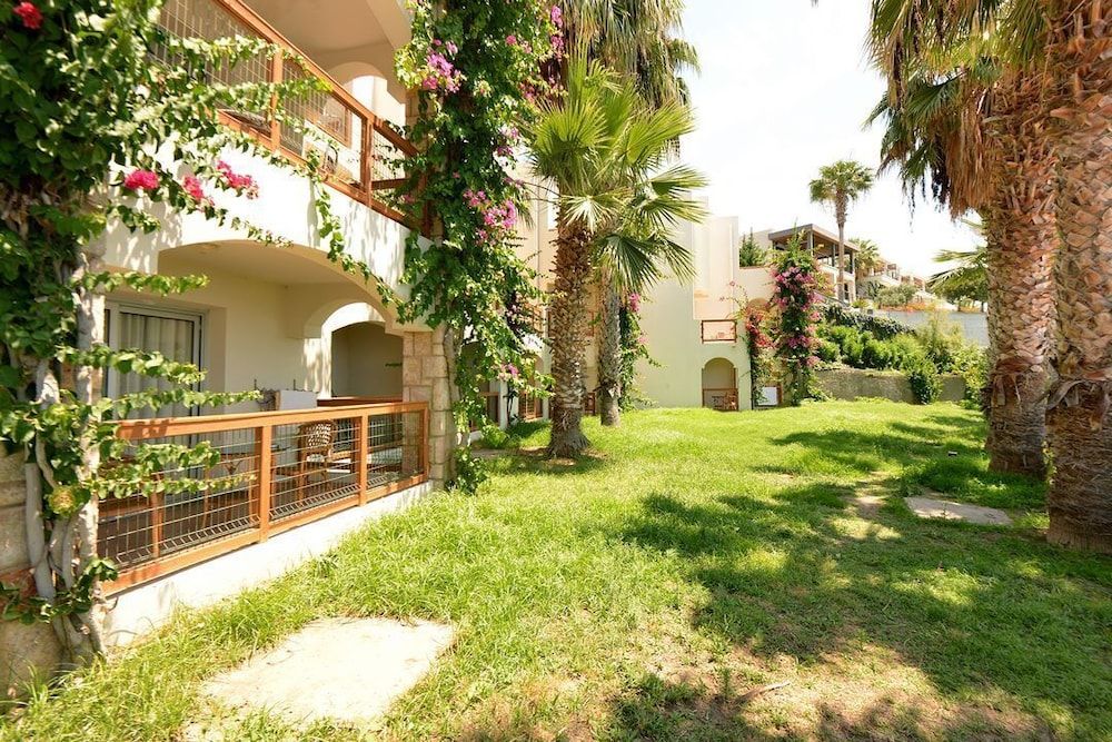 undefined Palmet Middle Town Beach Hotel 4