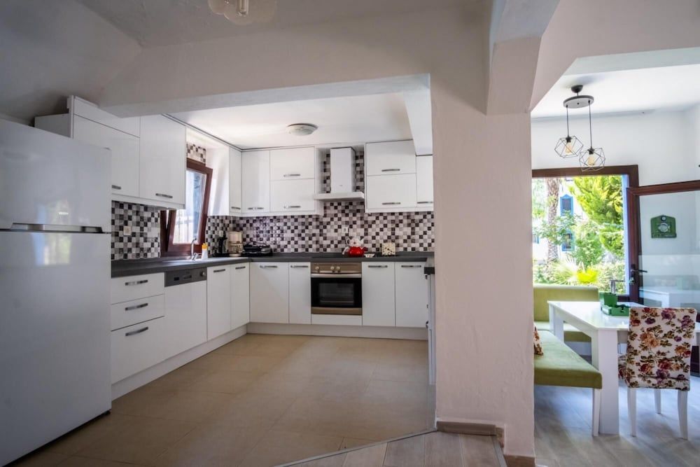 undefined Astonishing Villa With Pool Near Tilkicik Bay 8