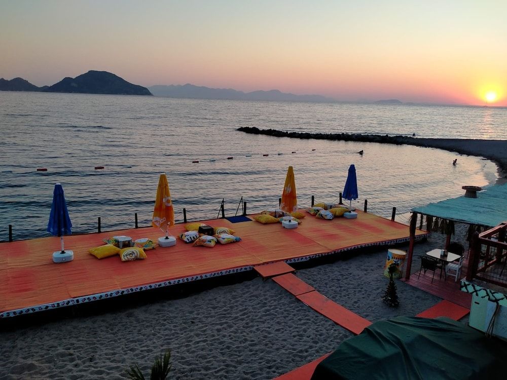 undefined Mar Beach Hotel 8