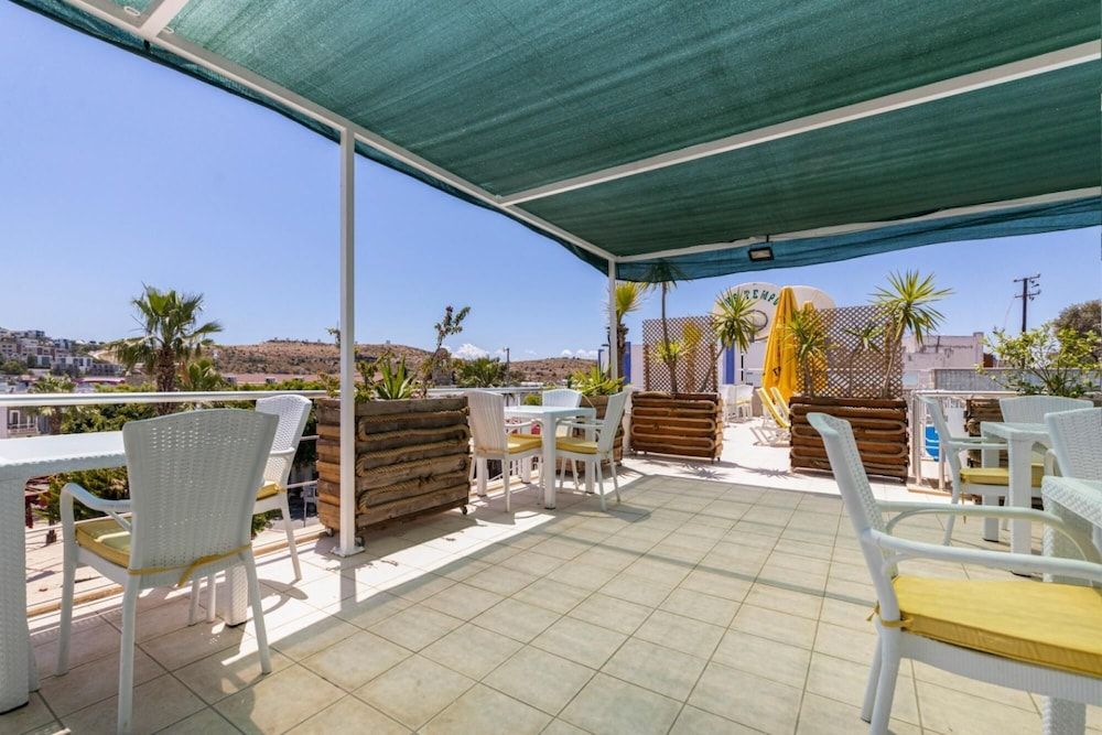 undefined Comfy Room With Shared Pool Near Gumbet Beach 9