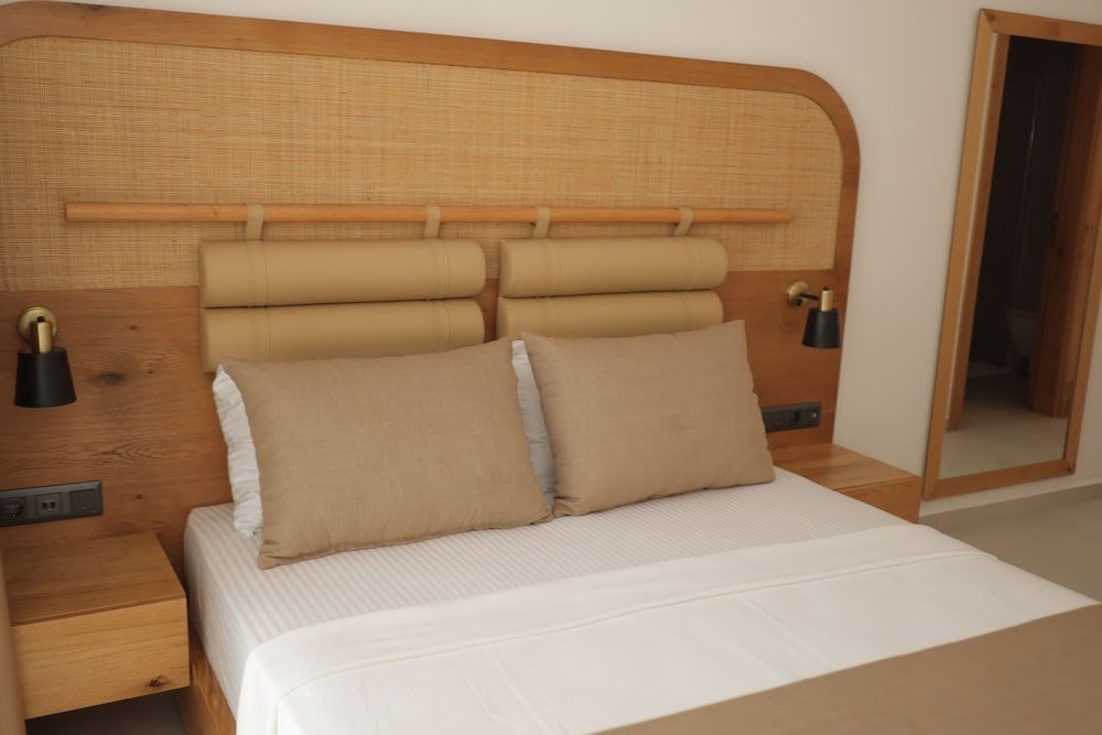 Blue Point Hotel Deluxe Double or Twin Room 2