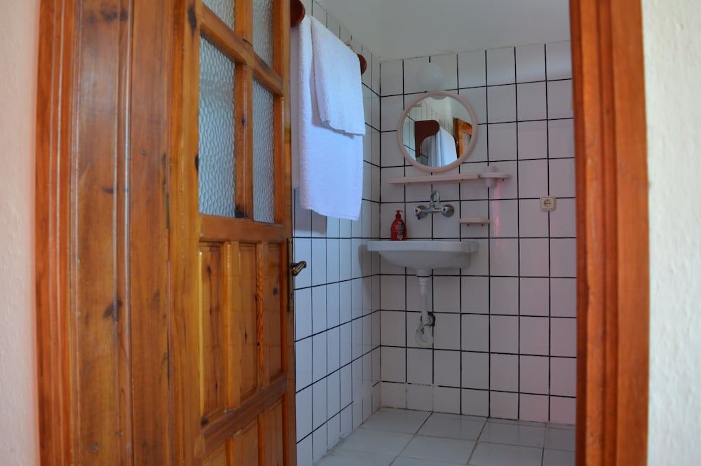 Erasmus Apart Hotel Basic Apartment 6