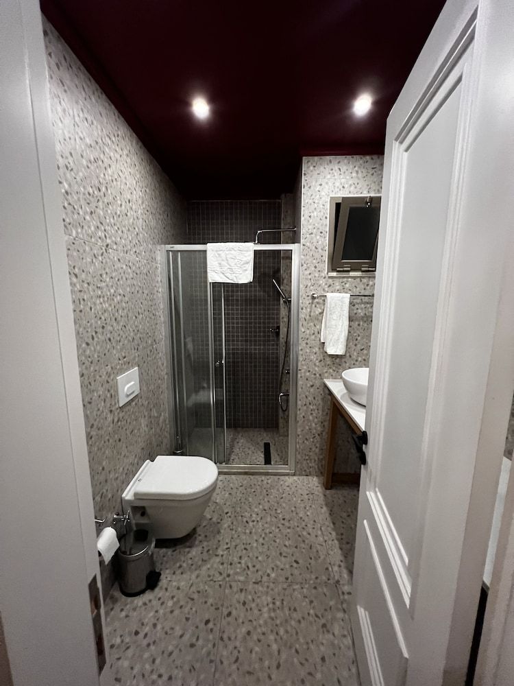 Dolphin Park Hotel Deluxe Double or Twin Room 35