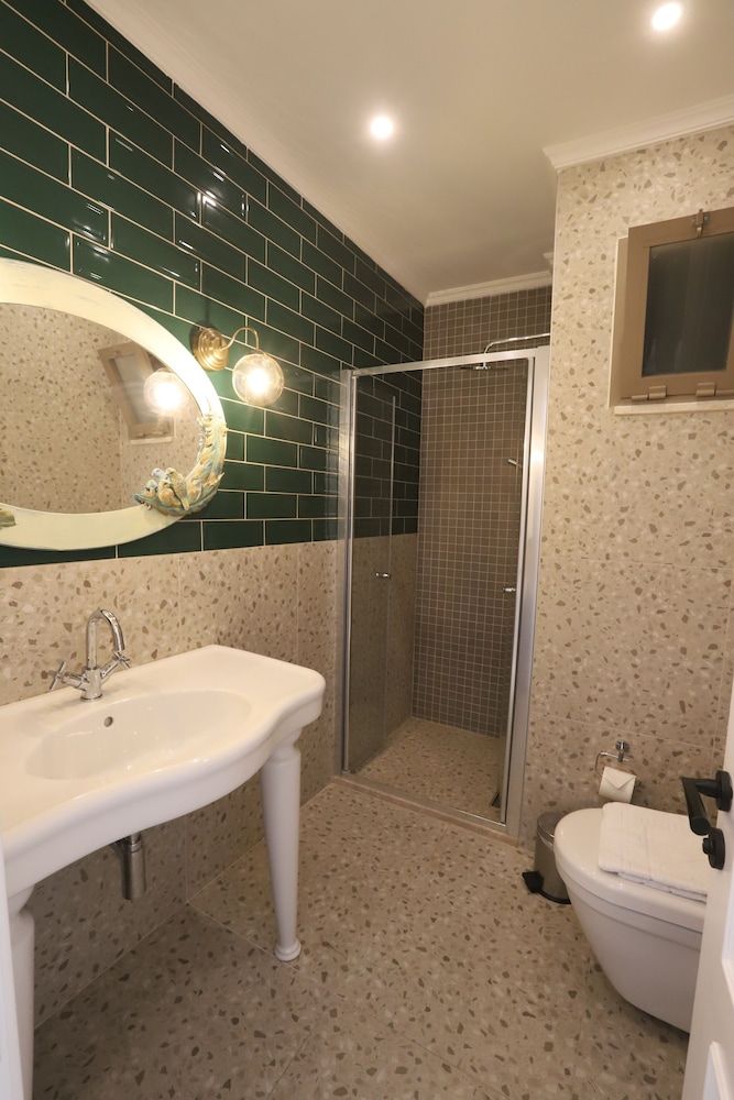 Dolphin Park Hotel Deluxe Double or Twin Room 3