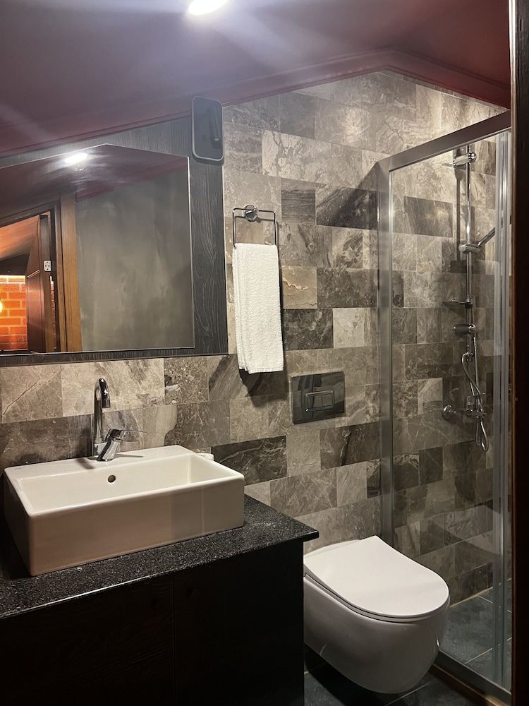 Dolphin Park Hotel Economy Double or Twin Room 7