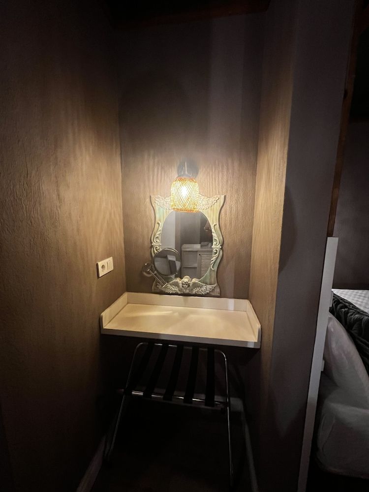 Dolphin Park Hotel Deluxe Double or Twin Room 40