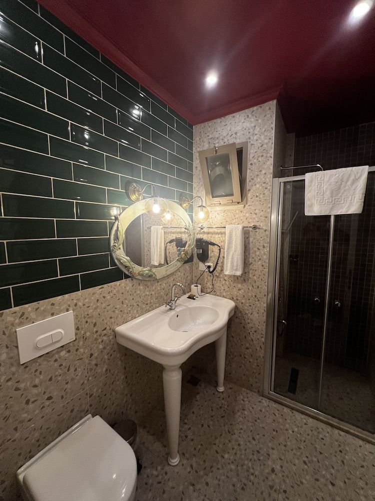 Dolphin Park Hotel Deluxe Double or Twin Room 36