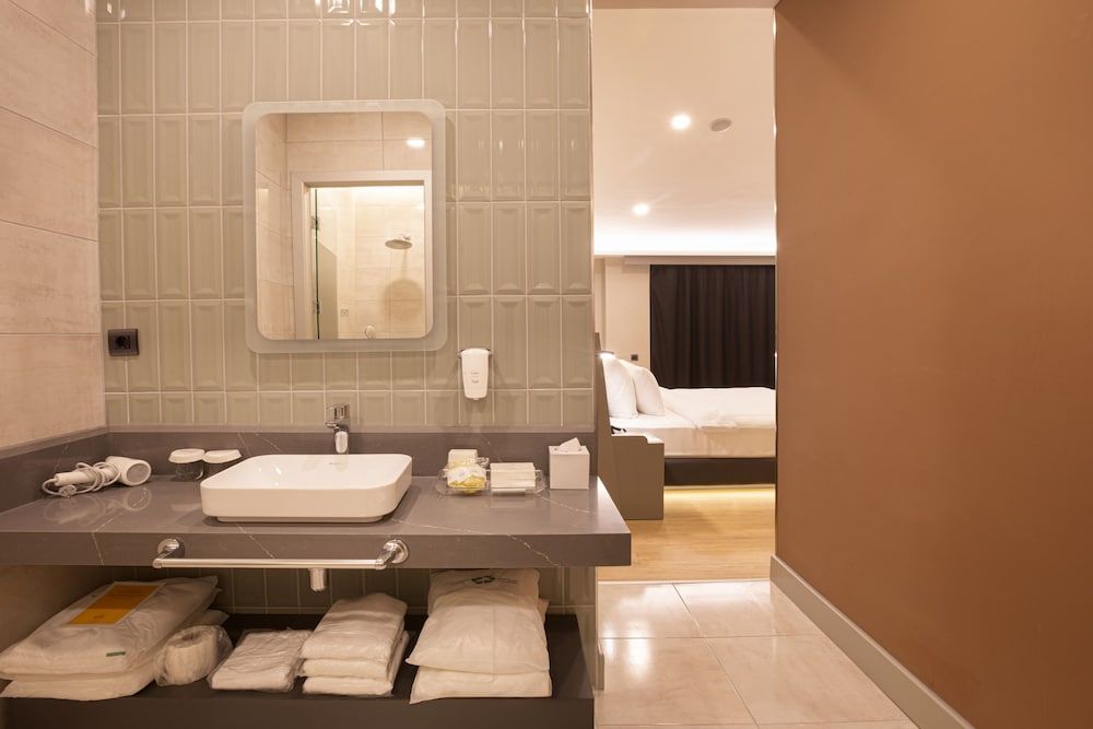 Smart by Dedeman Eskisehir Deluxe Suit King City View Room 4