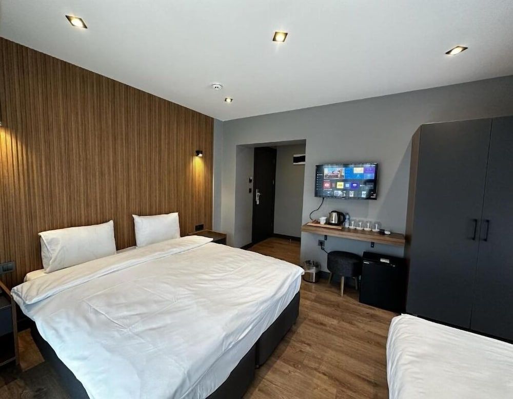 Bademi Hotel Family Room 3