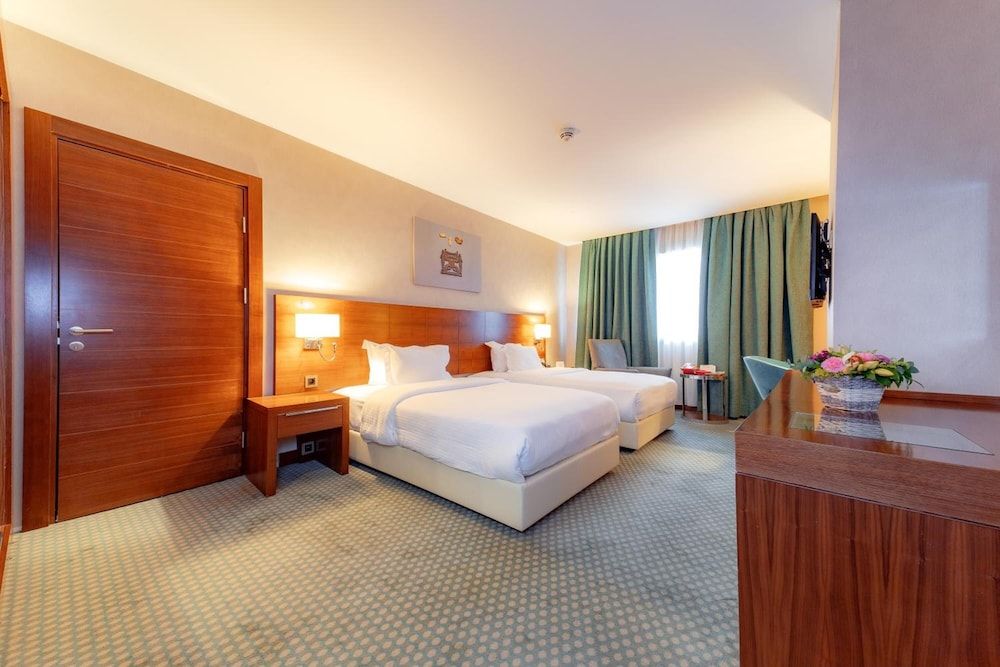 Nevali Hotel Deluxe Twin Room 5