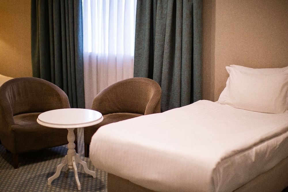 Nevali Hotel Family Quadruple Room 8