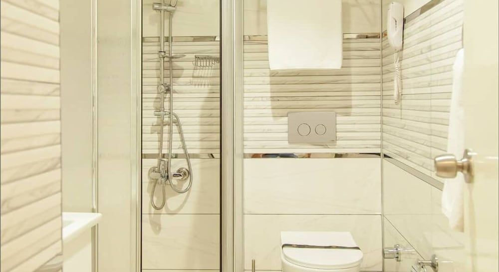 Grand Triple Room