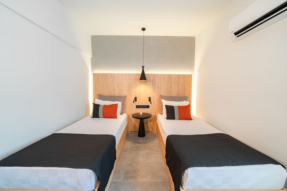 Deluxe Suite, 2 Bedrooms, Non Smoking, Courtyard View