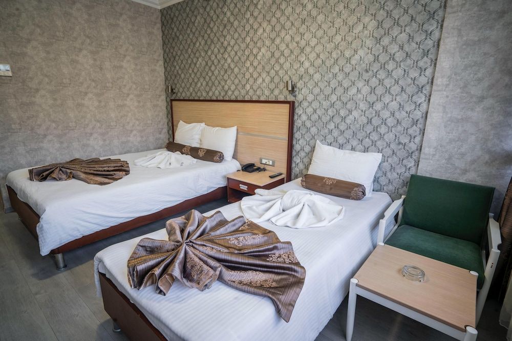 HALLEY OTEL