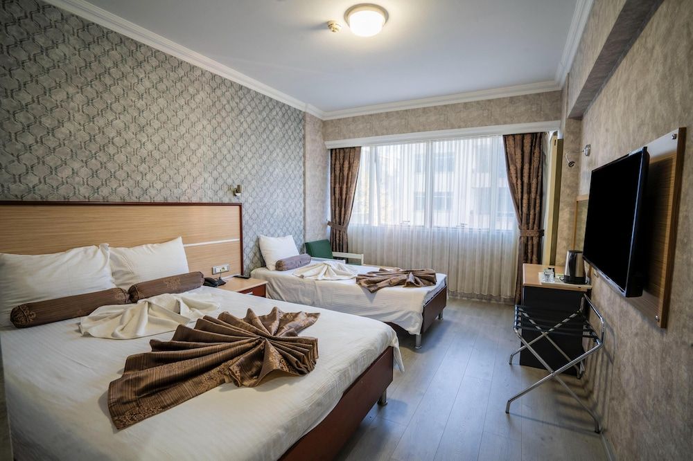 HALLEY OTEL