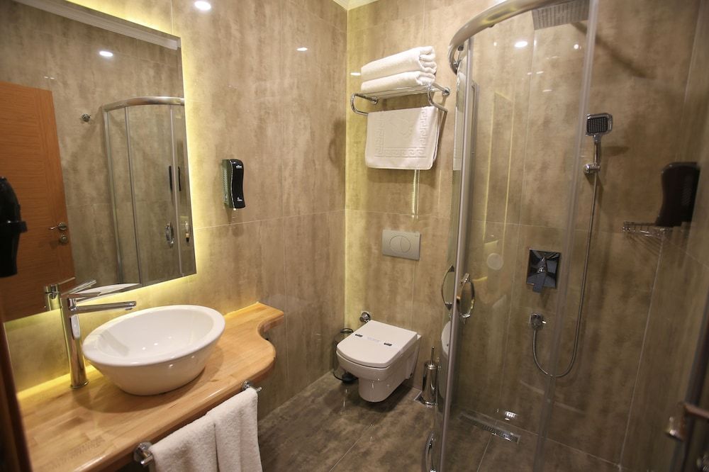 Roof 264 Hotel and Suites Deluxe Double or Twin Room, 1 Bedroom, Balcony, City View 9