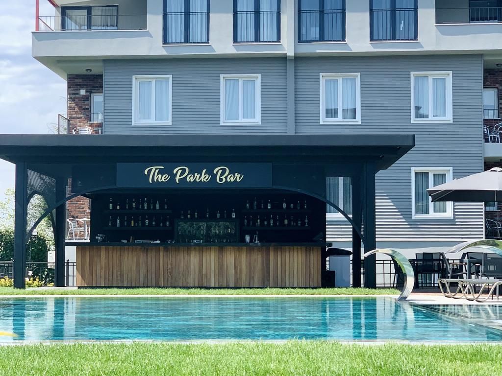 Poolside bar