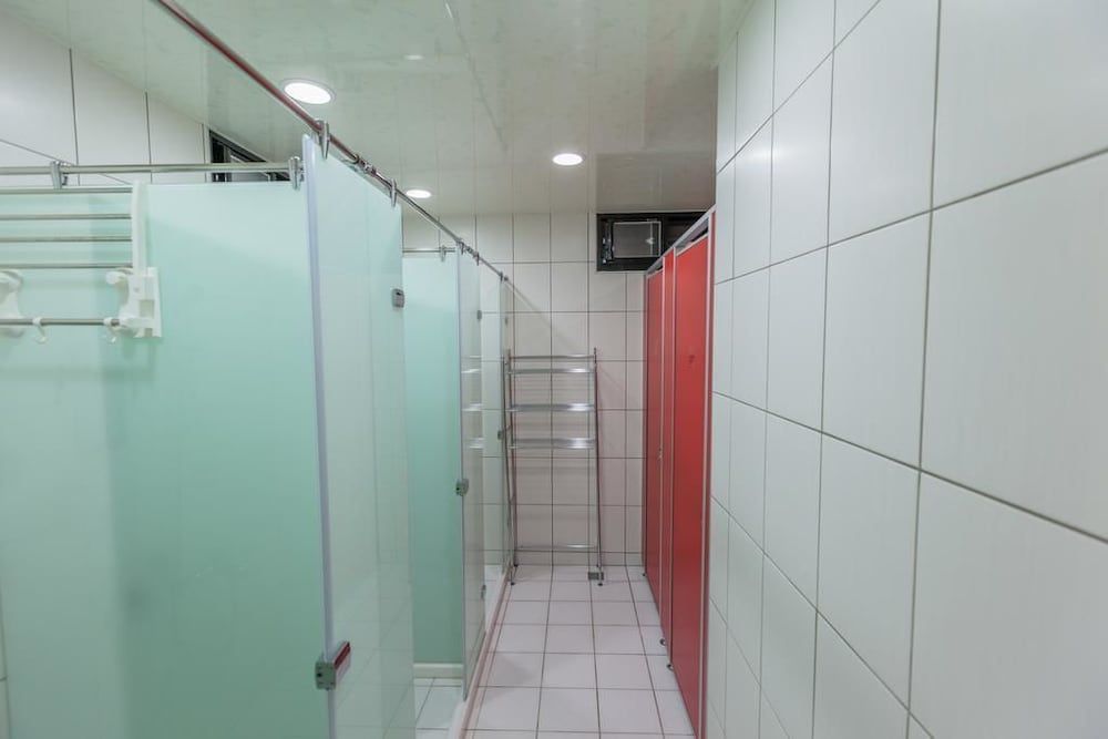 GoldenHouse Hostel Comfort Shared Dormitory, Men only, Non Smoking 4