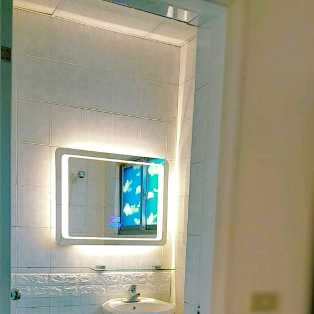 undefined Vanilla Inn 8