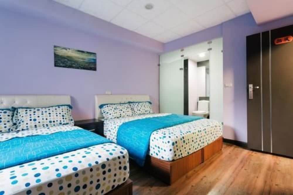 Gen Product B&B Standard Quadruple Room, 2 Double Beds 3