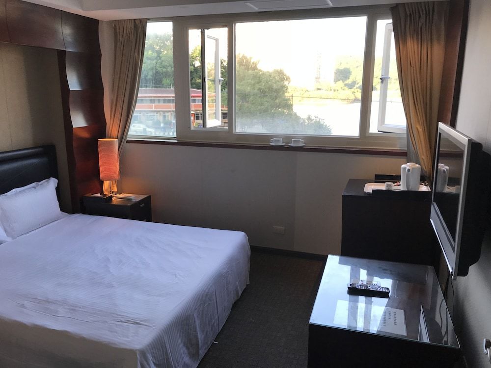 undefined Gin Lon Lake motel 4