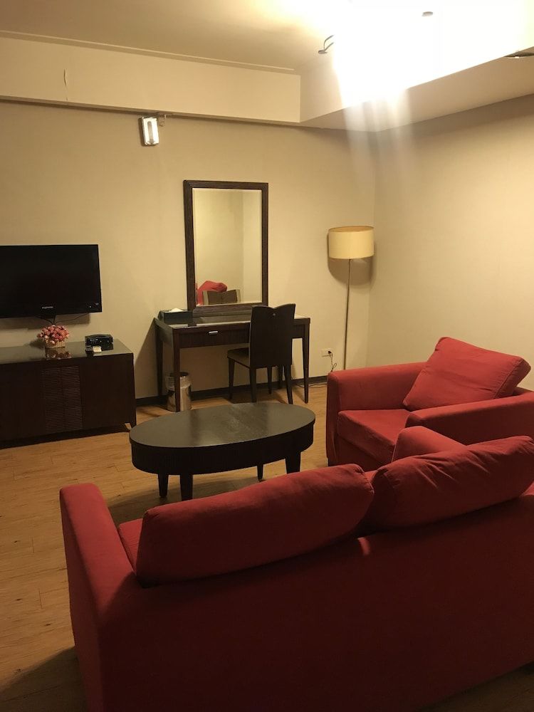 Gin Lon Lake motel Deluxe Quadruple Room