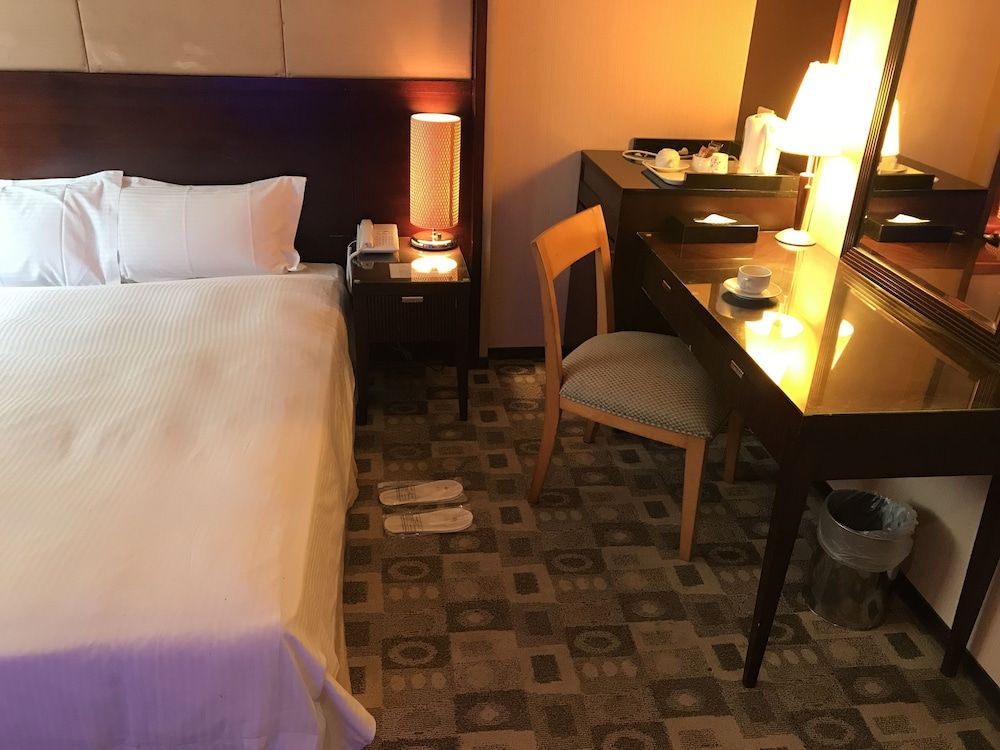 undefined Gin Lon Lake motel