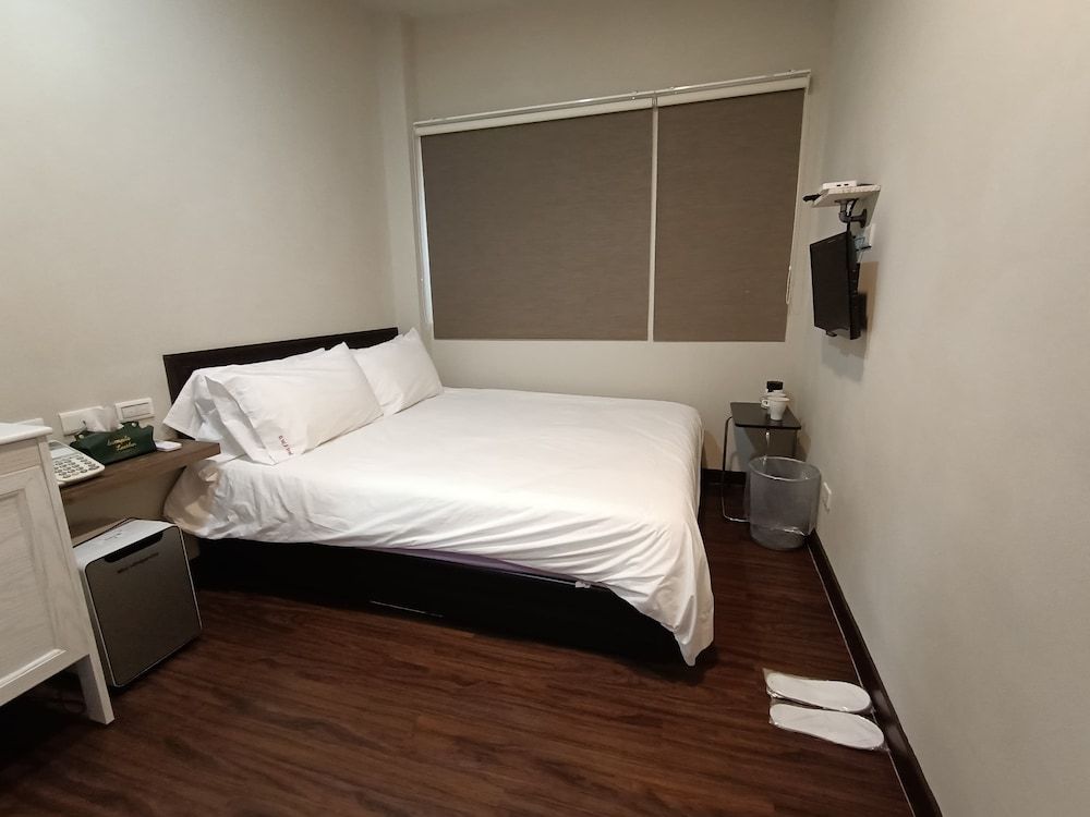 undefined Sin Wu Fu Hotel 8