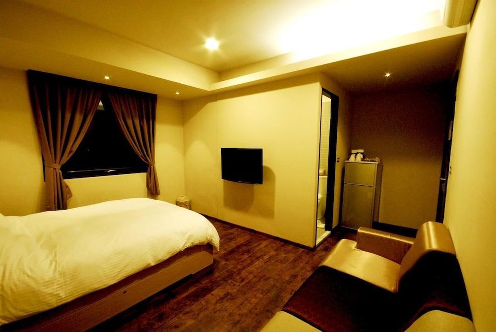 undefined J.F Sleepless Ones Garden Hotel 7