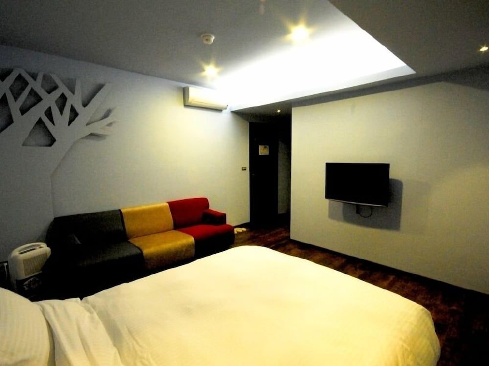 undefined J.F Sleepless Ones Garden Hotel 3