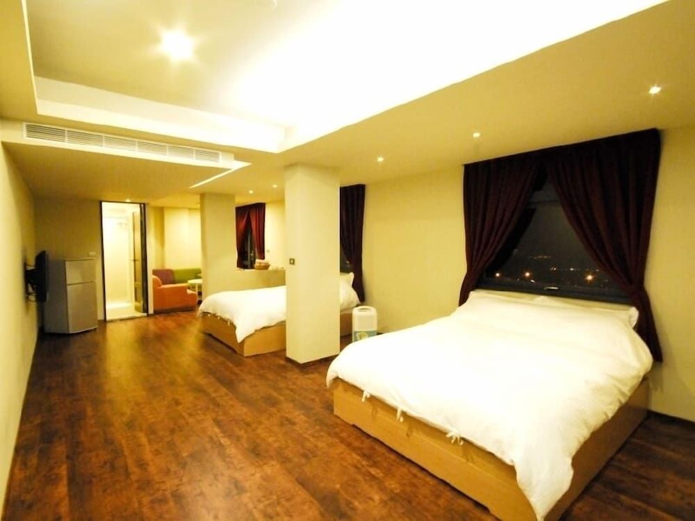 undefined J.F Sleepless Ones Garden Hotel 2