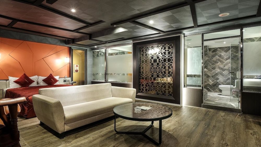 undefined Surreal Motel - Lujhou Branch