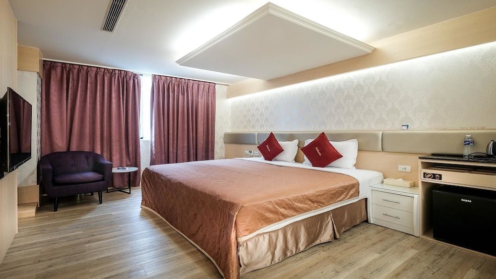 undefined Surreal Motel - Lujhou Branch 5