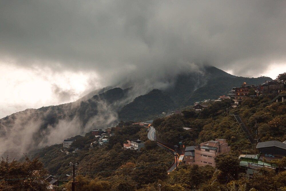 undefined OwlStay Jiufen Green Ray 3