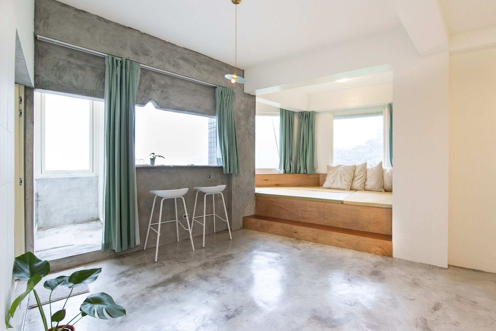 undefined OwlStay Jiufen Green Ray 6