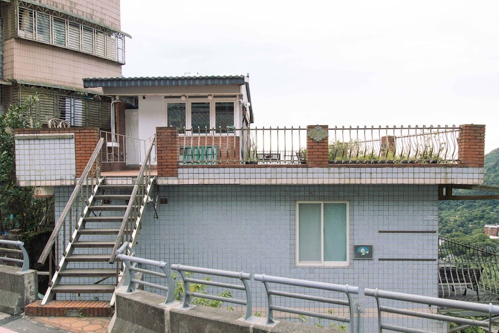 undefined OwlStay Jiufen Green Ray