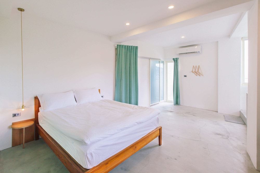 undefined OwlStay Jiufen Green Ray 4