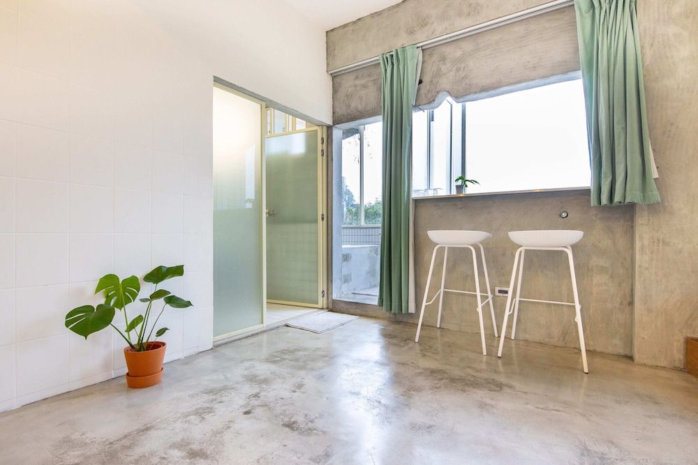 undefined OwlStay Jiufen Green Ray 7