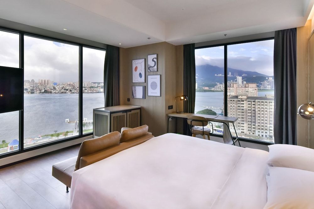 Premium Room, 1 King Bed