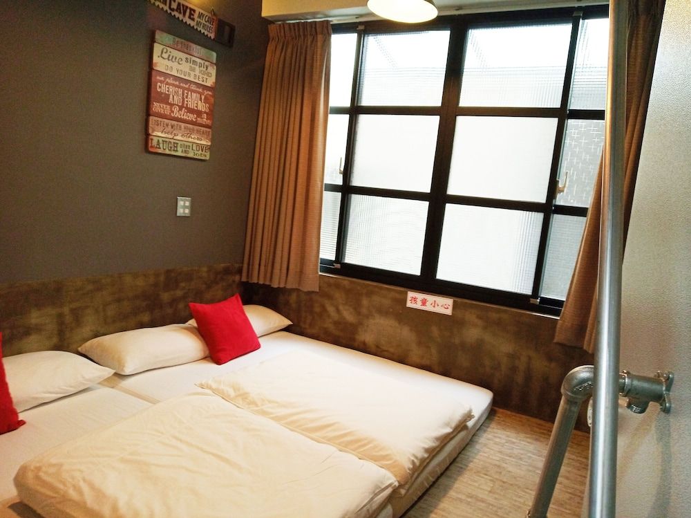 Standard Quadruple Room, Non Smoking (201)