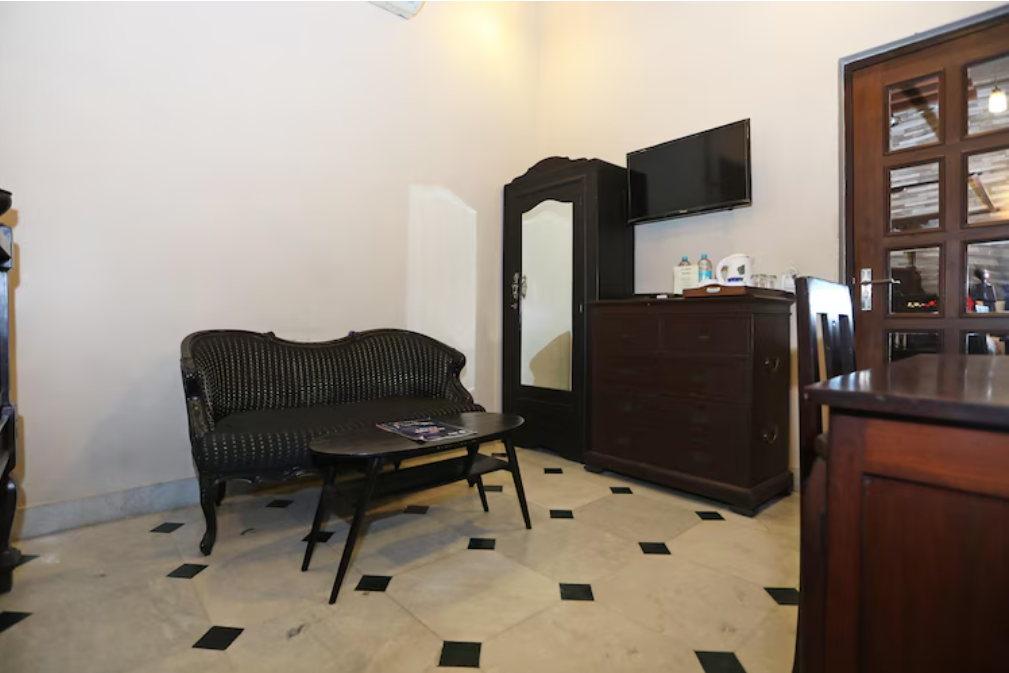 HOTEL 233 PARK STREET Standard Room 3