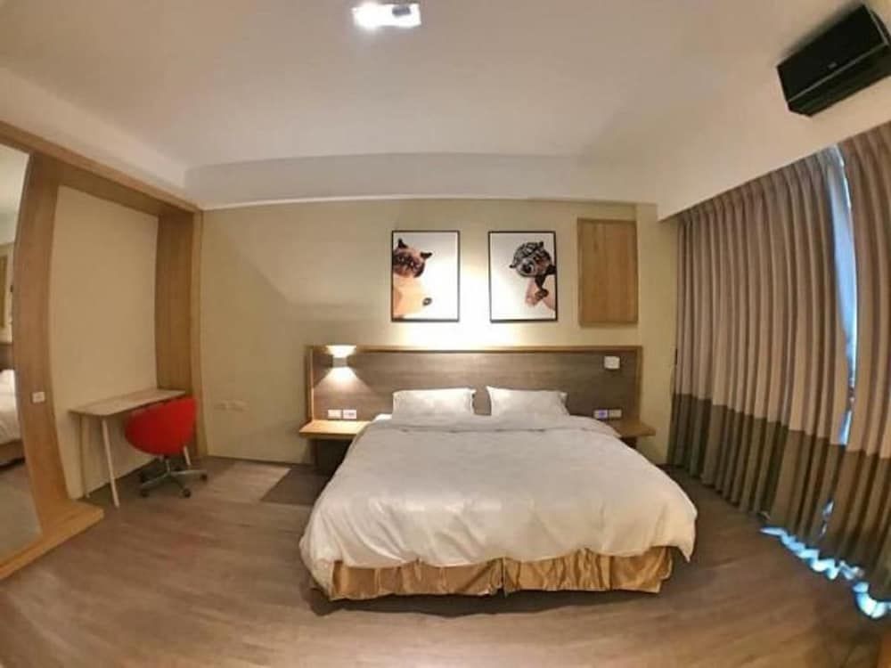 Double Room, 1 Queen Bed