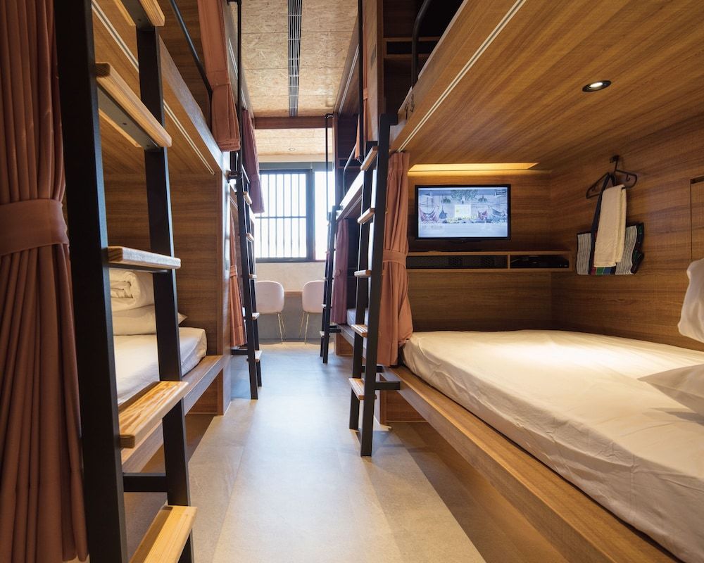 Shared Single Dormitory, Women only, Shared Bathroom