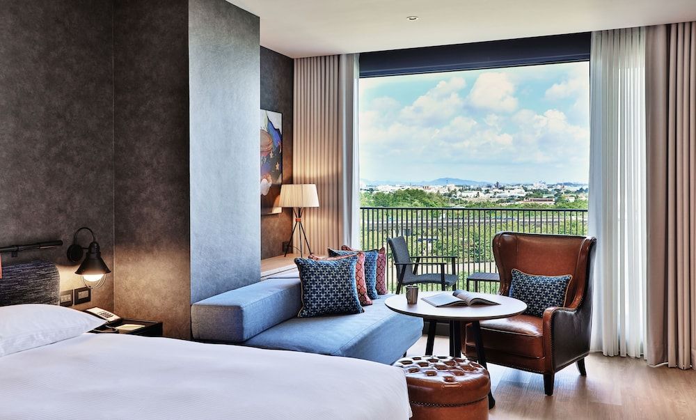Grand Deluxe Family Suite