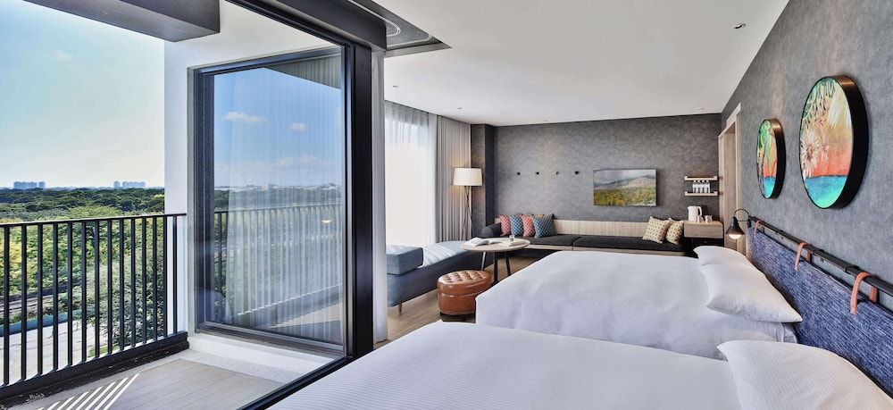 Grand Deluxe Family Suite