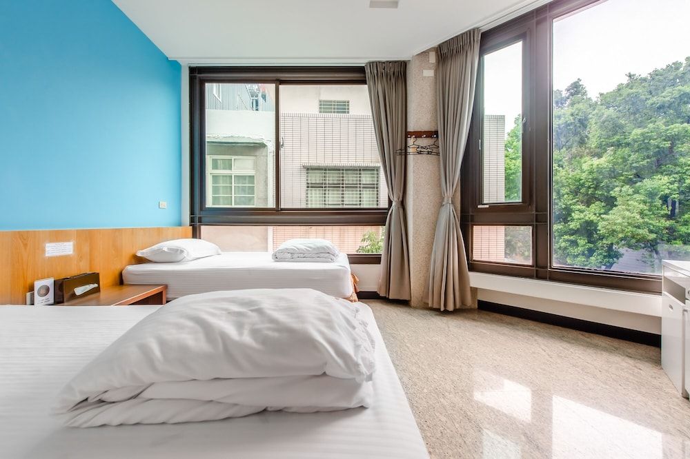 Lightness Hotel Twin Room, City View 4